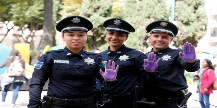Protagonizan trabajadores del Ayuntamiento campaña contra la violencia hacia las mujeres
