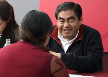 El gobernador brinda soluciones inmediatas