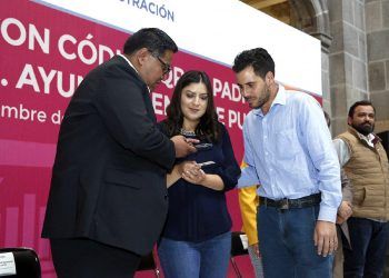 Brindan confianza a la ciudadanía con credencialización de supervisores municipales
