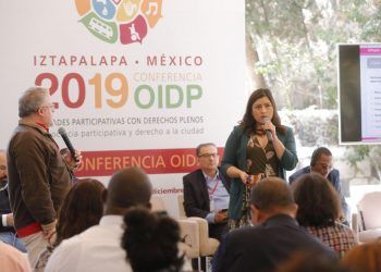 Rivera Vivanco expone en conferencia a favor de la participación ciudadana