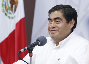 Con juntos otra vez, gobierno reencontrará a poblanos con familiares en EUA