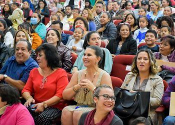 Con éxito se lleva a cabo el primer concurso de canciones navideñas por los 15 CAIC del DIF