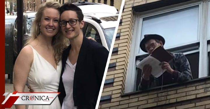 En cuarentena: sacerdote casa a pareja de Nueva York desde una ventana (VIDEO)