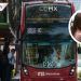 Mujer pide que no la toquen en el Metrobús y redes la apodan #LadyCoronavirus
