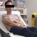Intenta crear collar anticontagio de COVID-19 y termina con nariz llena de imanes