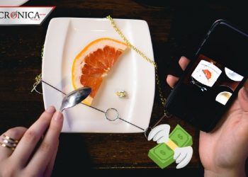 Cliente se hace viral por dejar propina de 10 mil dólares en restaurante de EU