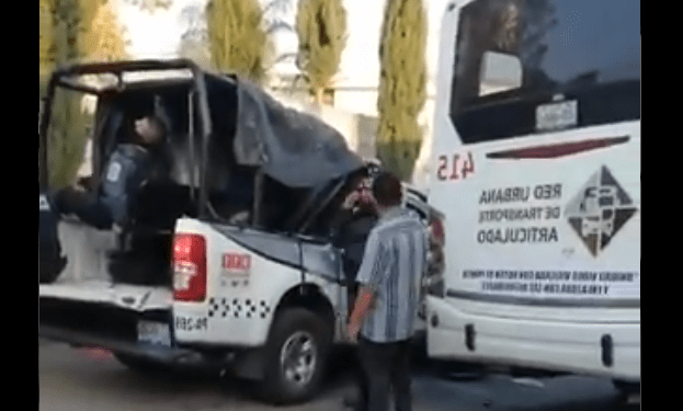 Elementos de la Policía Auxiliar resultaron heridos tras choque de patrulla con unidad de RUTA