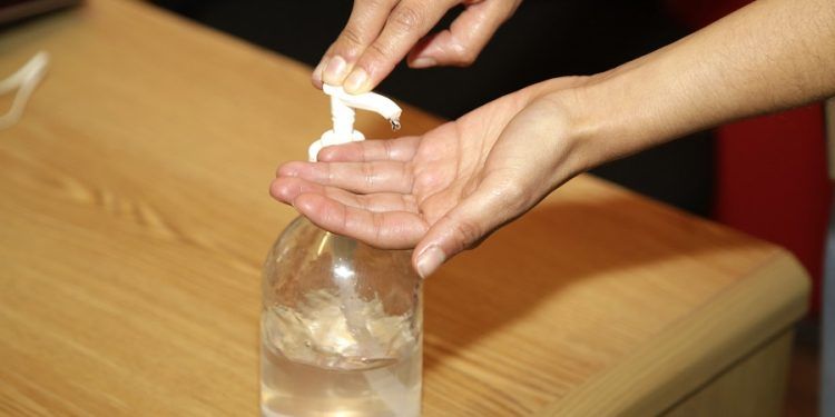 ¿Cuánto debe costar un paquete de cubrebocas y el gel antibacterial?