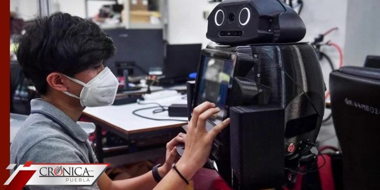 Ingenieros de Tailandia construyen robots para enfrentar al COVID-19
