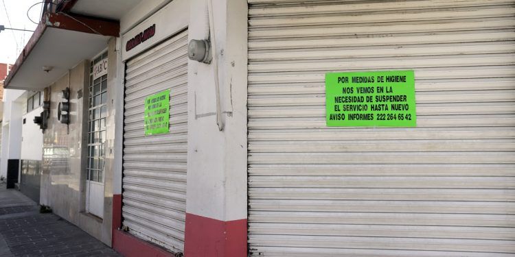 Restaurantes en Puebla cierran ante pandemia de Covid-19