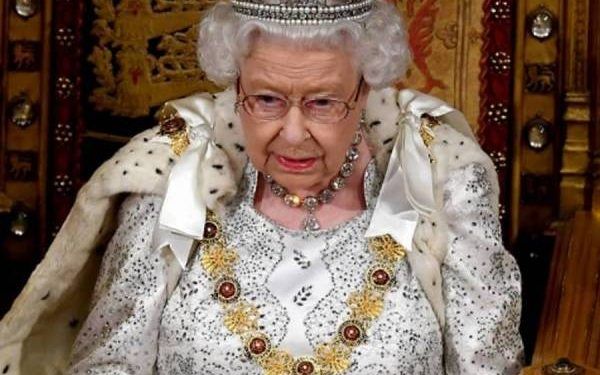 Descartan que la reina Isabel de Inglaterra tenga Covid-19