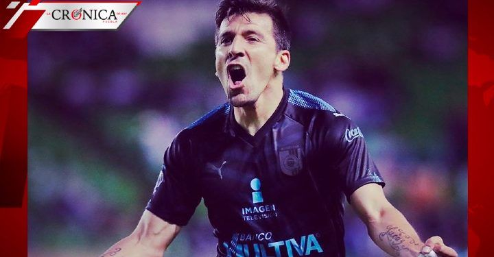 Policía arresta a ladrones de playeras del Pájaro Benítez; le robaron mil prendas