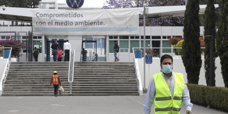 Volkswagen suspende operaciones en Puebla y Guanajuato por coronavirus