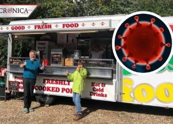 Hombre regala comida a pueblo de Reino Unido en contingencia por COVID-19