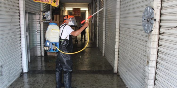 OOSL mantiene jornadas de limpieza en mercados y colonias de Puebla