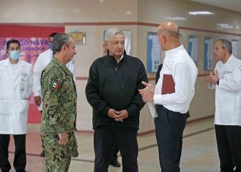AMLO supervisa equipamiento de unidades médicas que recibirán casos graves de Covid-19