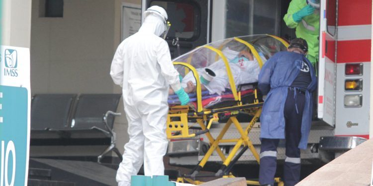 Se saturan hospitales en la CDMX por COVID-19