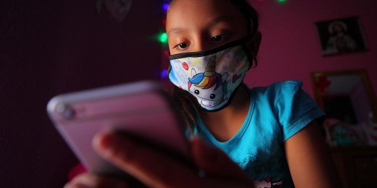 Clases en línea, un plan sin asesoría ni realidad