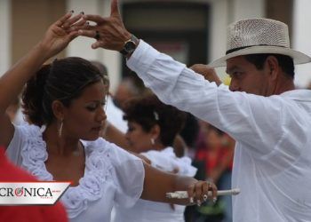 Trabajadores piden a AMLO incremento del 33% en presupuesto para cultura