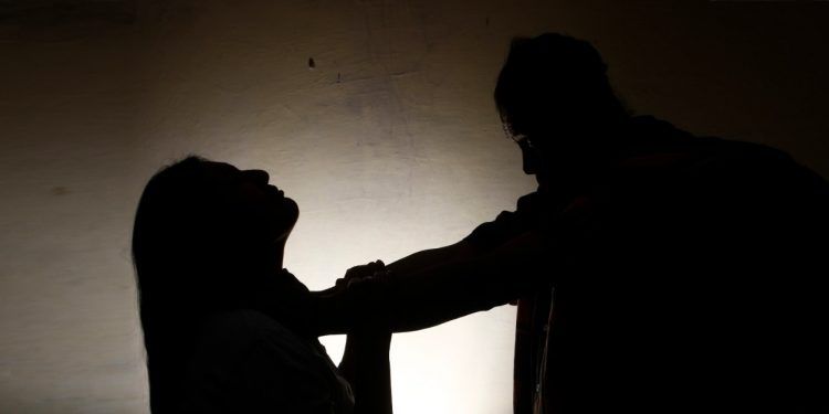 Más mujeres violentadas desde el confinamiento por COVID-19; se abre nuevo teléfono de emergencia