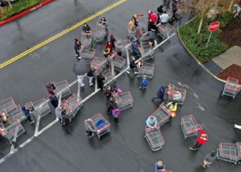 Las compras de pánico ahora son por el “tinte de cabello” dice el presidente ejecutivo de Walmart en EU