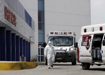Gobierno instala túnel sanitizante en Hospital General de Cholula ante Covid-19