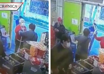 Abuelitas se hacen virales por pelear en tienda durante cuarentena (VIDEO)