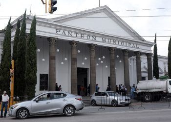 Por Covid-19, suspenden visitas al Panteón Municipal de Puebla