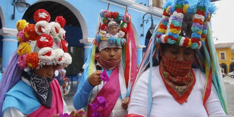Puebla participará en creación de programas radiofónicos en 15 lenguas indígenas