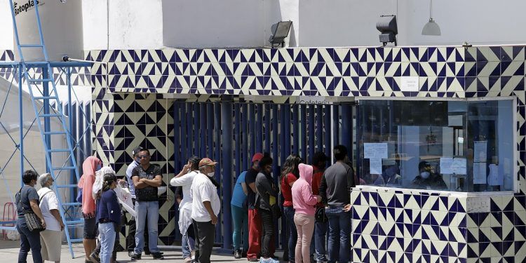 Ayuntamiento de Puebla comprará ventiladores solicitados por Miguel Barbosa