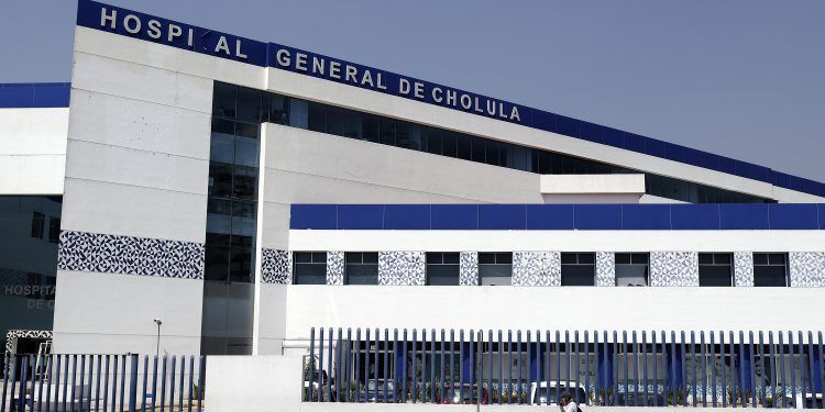 En el Hospital General de Cholula, dan de alta a paciente con COVID-19 