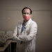 COVID-19 podría seguir infectando tras confinamiento: microbiológo de Barcelona