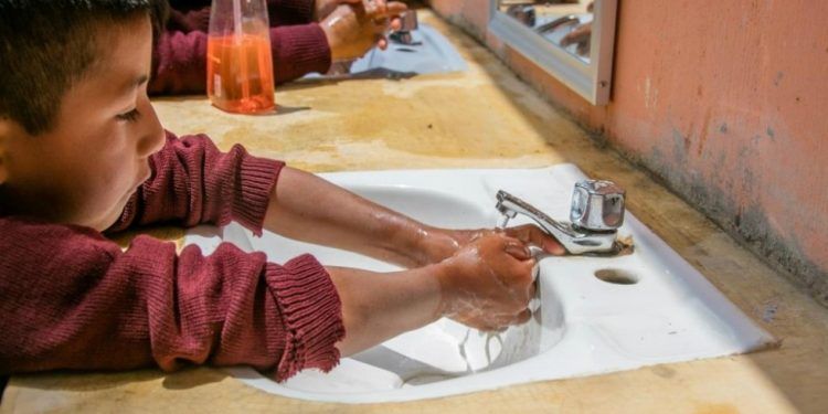 Medidas para proteger a menores del COVID-19