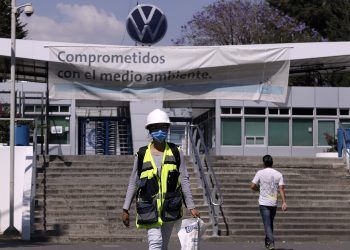 Sindicato y empresa Volkswagen concilian acuerdo para reanudar