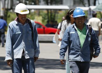 Trabajadores de Puebla enfrentan COVID-19 sin acceso a salud ni dinero