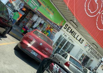 Pese a la contingencia sanitaria en Puebla, comercios siguen abiertos en la colonia Reforma Sur