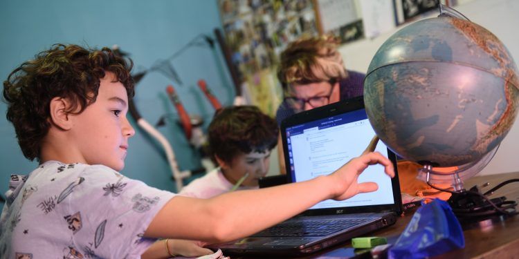 Desilusión de jóvenes en la educación y el futbol