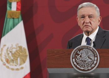 Reprueba población decisiones de AMLO