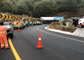 Accidente en autopista Siglo XXI deja dos muertos