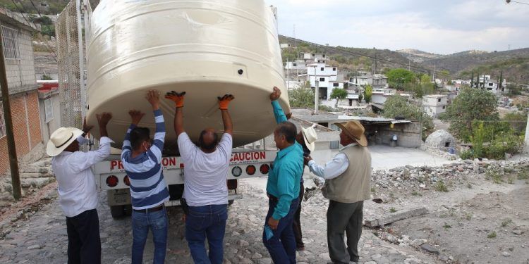 Por contingencia de COVID-19 en Puebla instalan 55 hidratantes públicos en zonas vulnerables