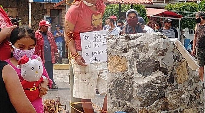 Pobladores de Metepec intentan linchar a presunto ladrón 