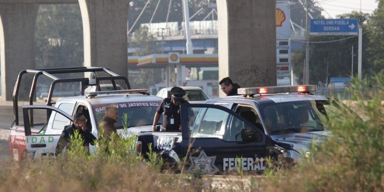 Asaltantes de camión de carga son detenidos en la autopista México-Puebla