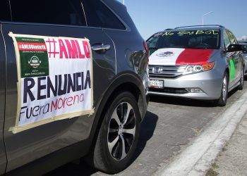 Frente Nacional Anti-AMLO exige en caravana la renuncia del presidente