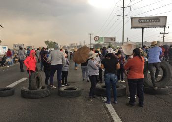 Pobladores de Coronango bloquean la México-Puebla; exigen renuncia del edil Antonio Teutli