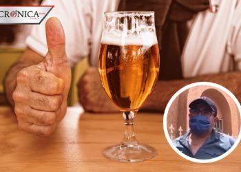Hombre se hace viral por asegurar que el cartón con 24 cervezas le dura 8 horas