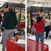 Ciudadanos de EU atacan a mujer por no usar cubrebocas en supermercado (VIDEO)