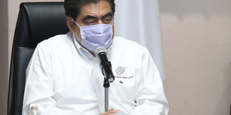 Sedena y Semar sin infraestructura para atender casos de COVID-19: Barbosa
