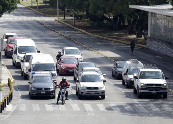 Ven bien “Hoy no circula” si mejoran bus y “combis”