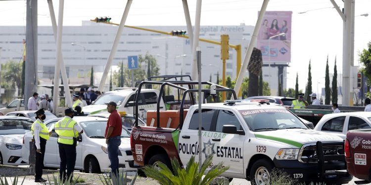 Autoridades realizan operativo para dar cumplimiento al Hoy no circula en Puebla