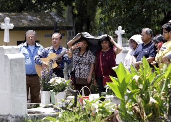 Ayuntamiento de Puebla suspende visitas a panteones del municipio